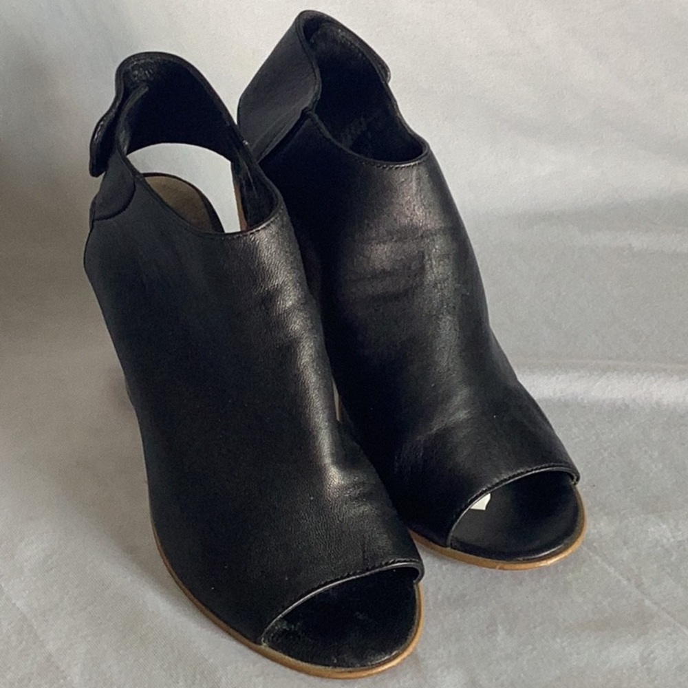STEVE MADDEN - Picture 3 of 10